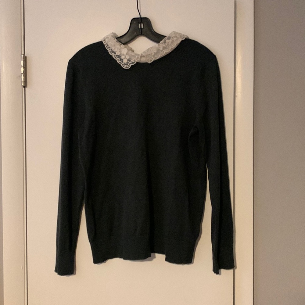 Green Sweater with Lace Collar